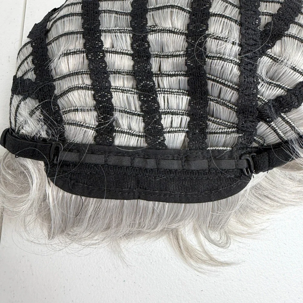 Short Wavy Wig Silver Grey Ombre Layered Synthetic Sophisticated Classy Comfort